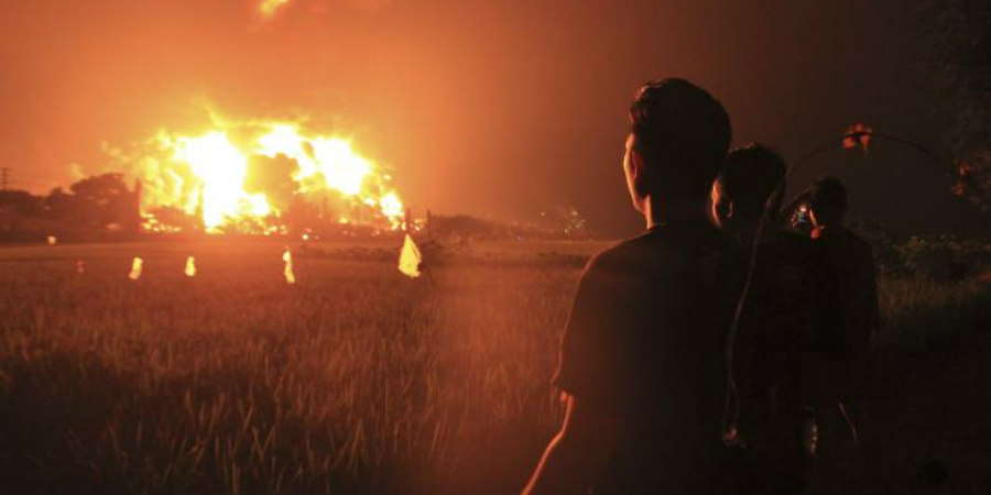 Τεράστια πυρκαγιά σε διυλιστήριο στην Ινδονησία - Tουλάχιστον 5 τραυματίες